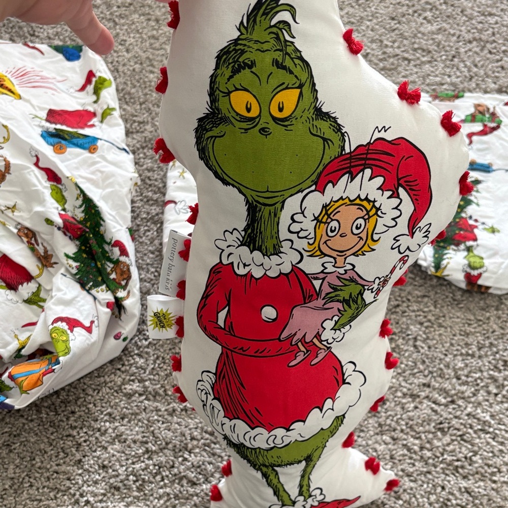 Pottery barn Dr. Seuss Grinch twin sheet set and pillow. Like new! - Picture 3 of 8